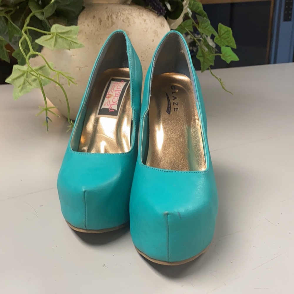 Platform Pumps - Picture 2 of 6